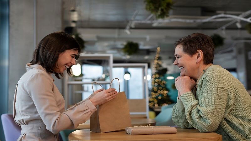 Why Small Businesses Are Rethinking Client and Employee Gifting